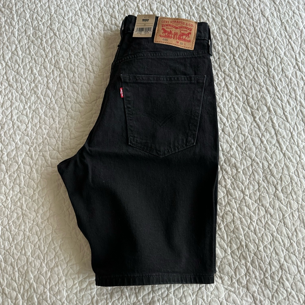 NWT Levi's 445 Men's Athletic Cut Black Jean Shorts - Picture 2 of 6